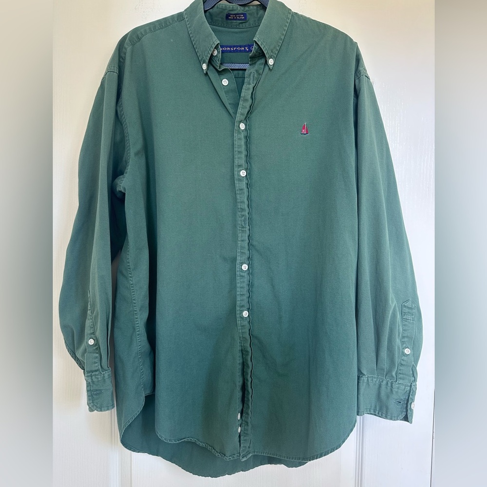 Casual Green Button Down Shirt with Classic Collar